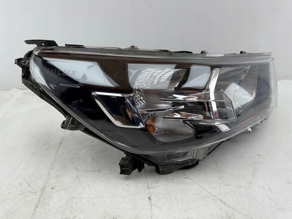 фото №6, Toyota hilux viii 2023 права сторона лампа передня