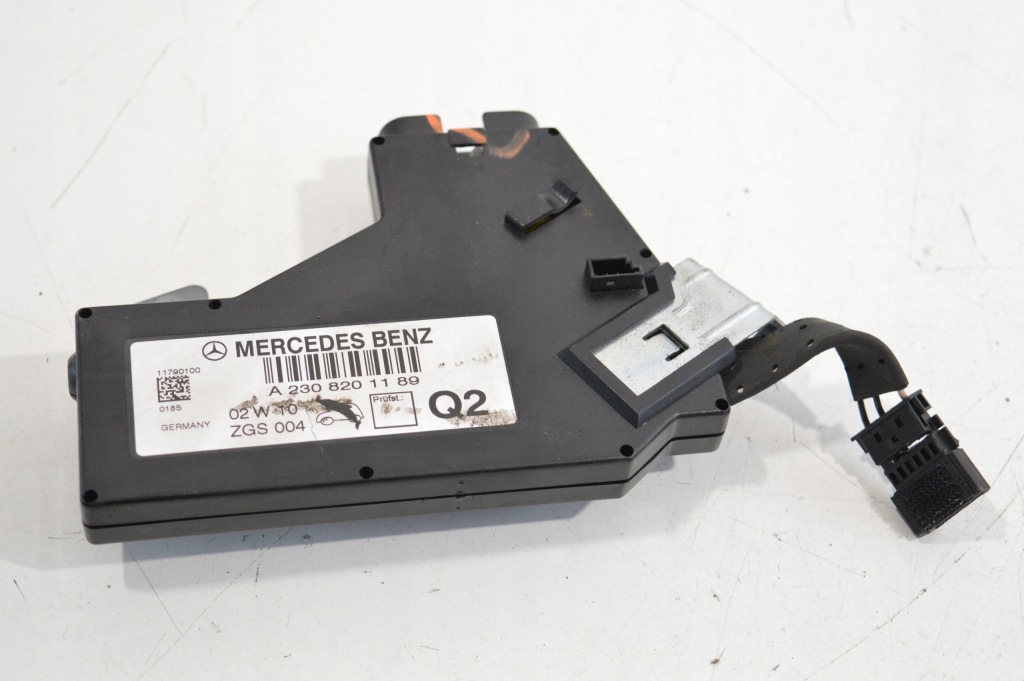 Купить Усилитель антенны mercedes r230 sl 55 amg 2308201189