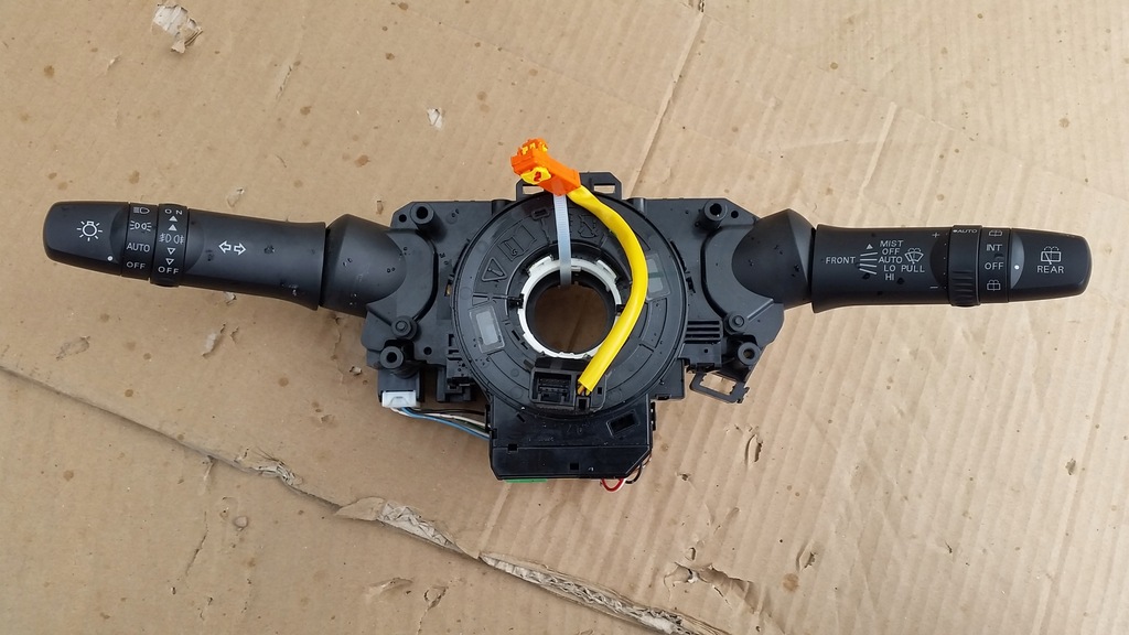 фото №1, Перемикач комбінований mitsubishi space star ii