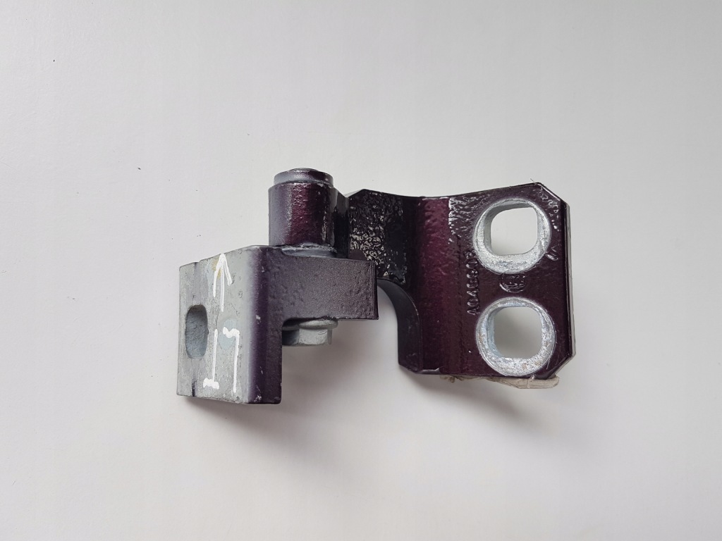 Петля двері лівий задній нижній maserati ghibli 13- Ціна