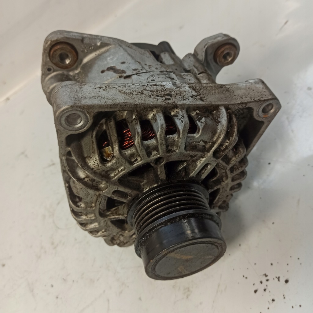 Opel astra k v 1.2t генератор 39218019 пошкоджений пластик роз'єми Зі Шроту