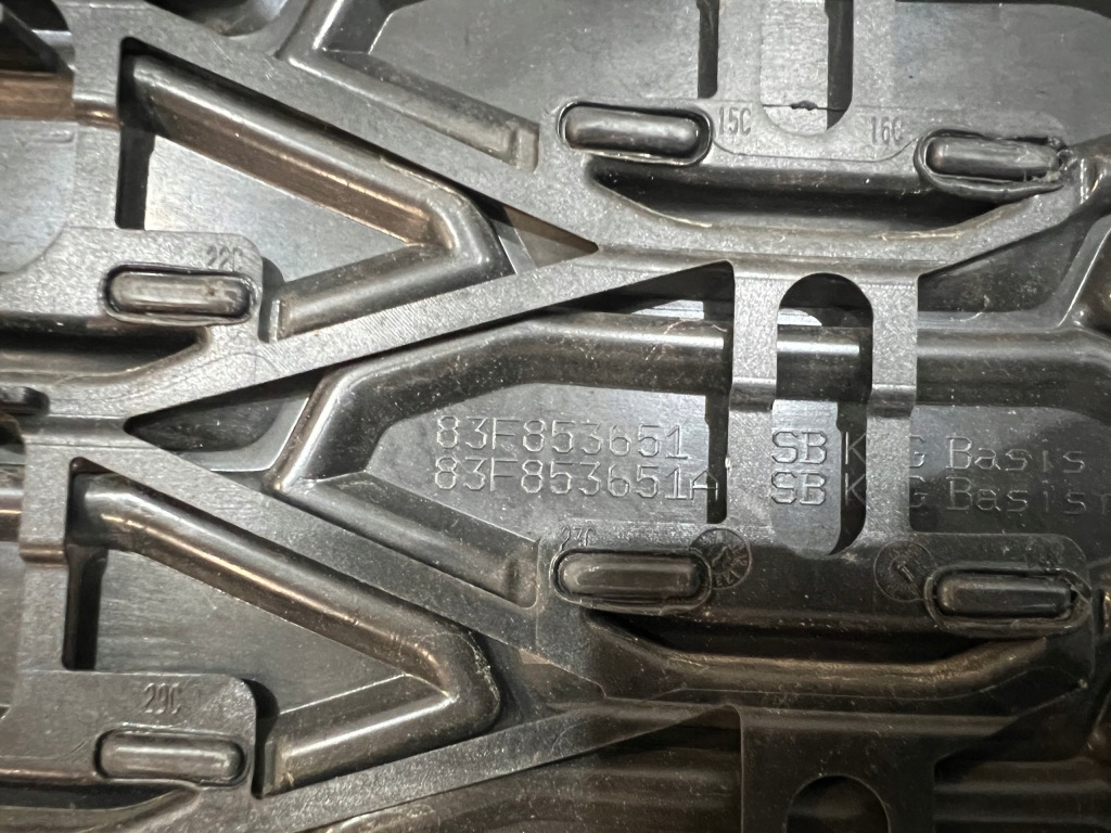 Решётка радиатора решётка  радиатора audi q3 2 2 83f 19- черный 83f853651 в Украине