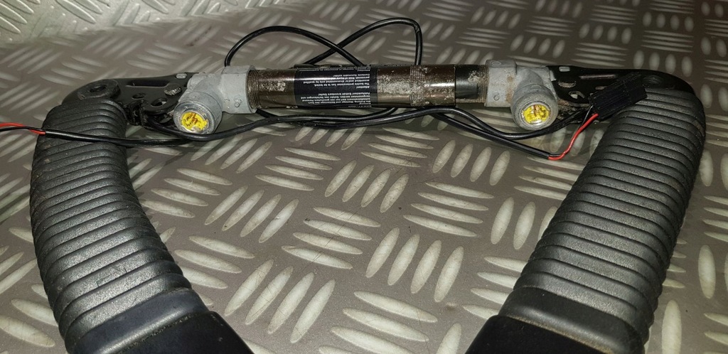 фото №9, Bmw 5 e60 e61 натягувач кліпса поперечина безпеки лівий правий перед комплект