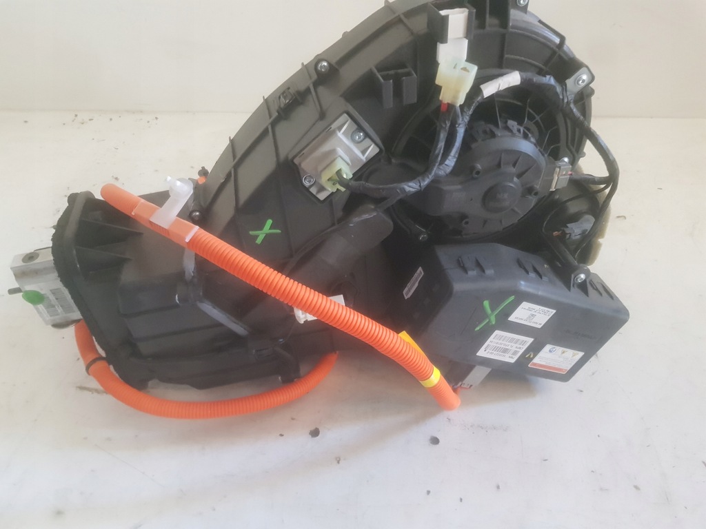 фото №5, Tesla x отопитель комплектная 3 ряд