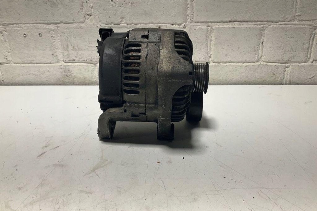 Генератор bmw 5 e60 7542934 4.8l бензиновий 2008 Зі Шроту