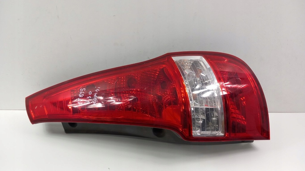 фото №1, Hyundai i30 kombi лампа задня права