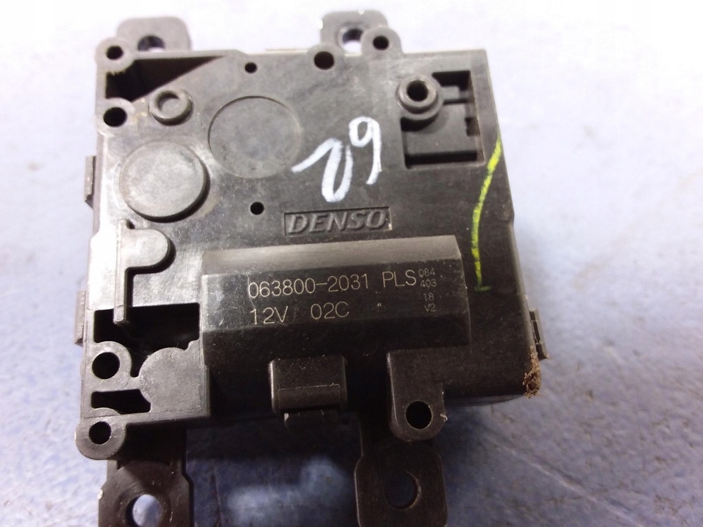 фото №5, Corolla e21 моторчик отопителя 063800-2031