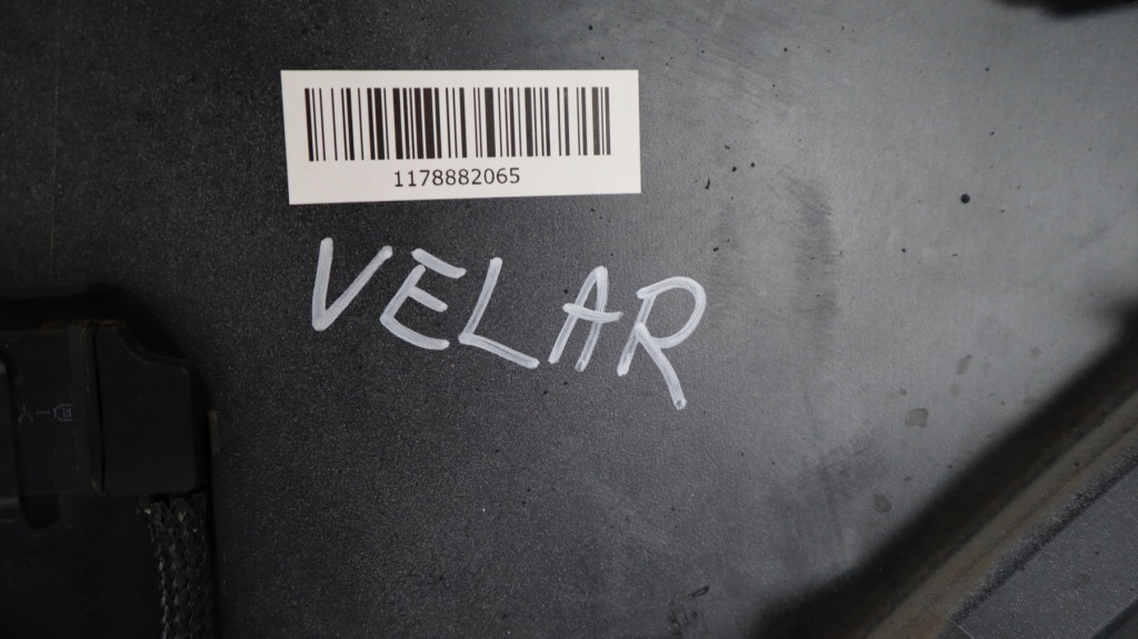 Range rover velar l560 бампер задній Зі Шроту