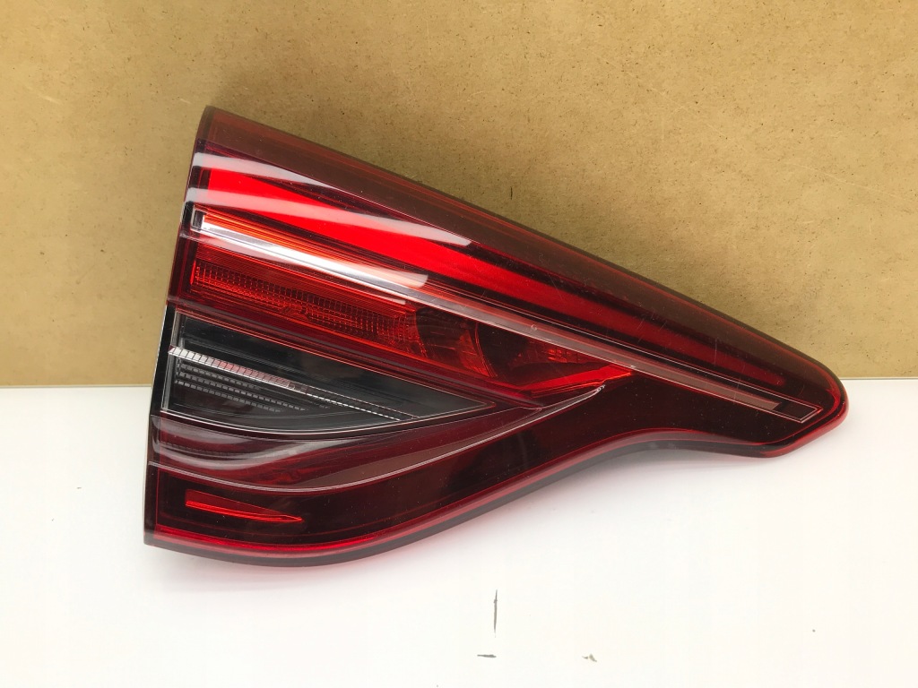 фото №1, Clio v 5 лампа левая задняя задняя w крышка багажника