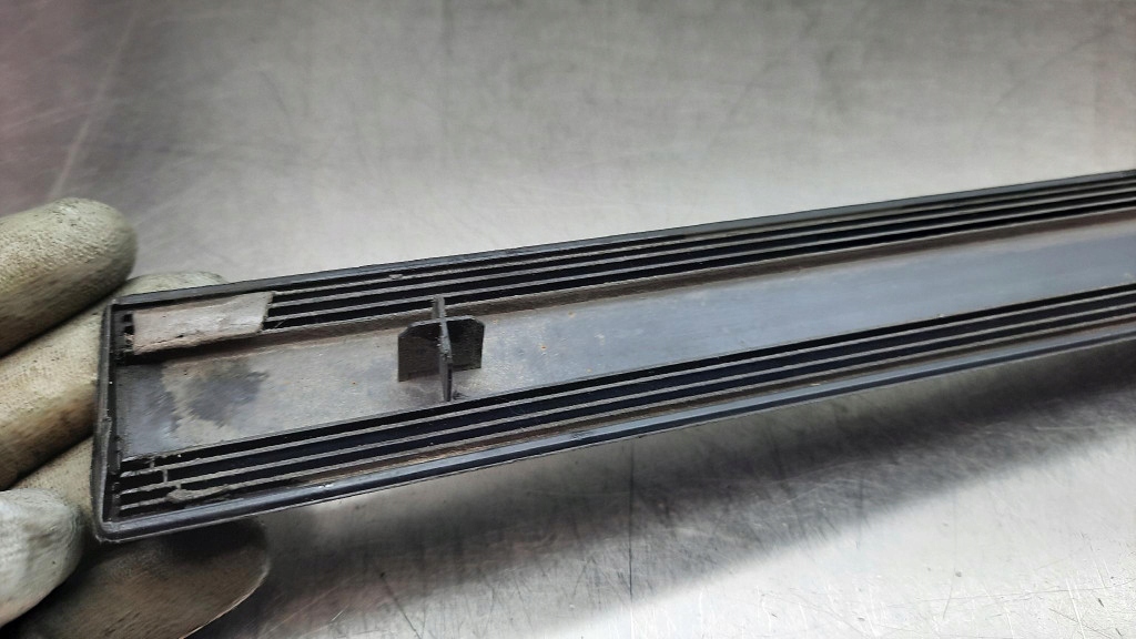 фото №11, Молдинг двері правий перед 08620165 volvo s40 ii v50 04-12r