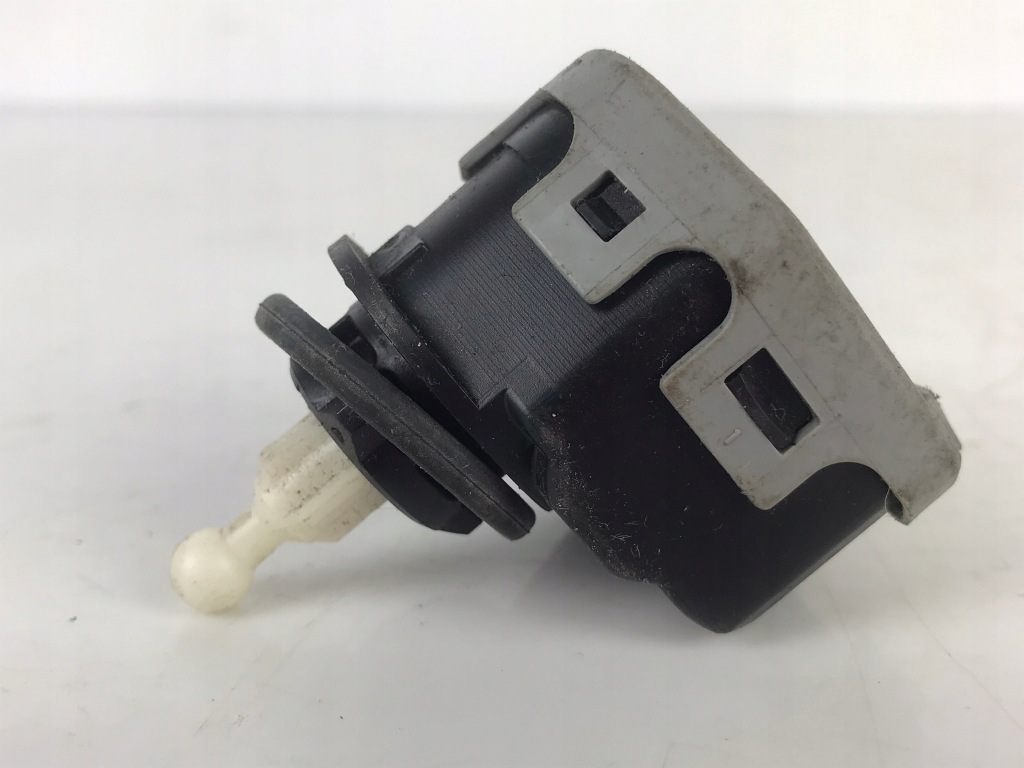 фото №1, Skoda fabia i моторчик регулювання фара 99-08