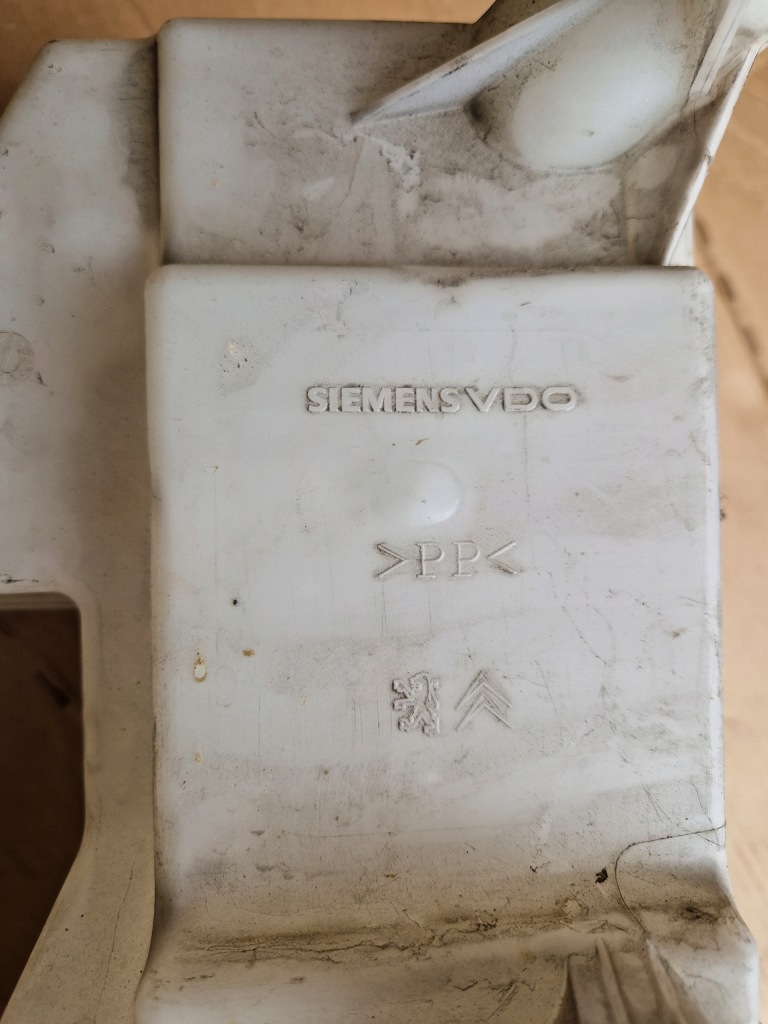 Citroen c5 iii x7 бачок омивача ксенон 9683488180 Ціна