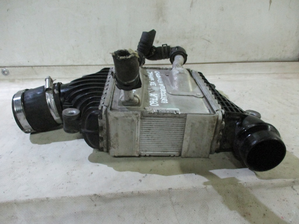 фото №8, Радіатор інтеркулер jaguar xe xf f- pace gx73-6k775-af