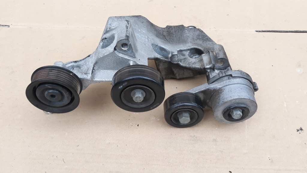 фото №2, Hyundai tucson ii iii 16r 2.0 crdi кронштейн генератора натягувач ролики