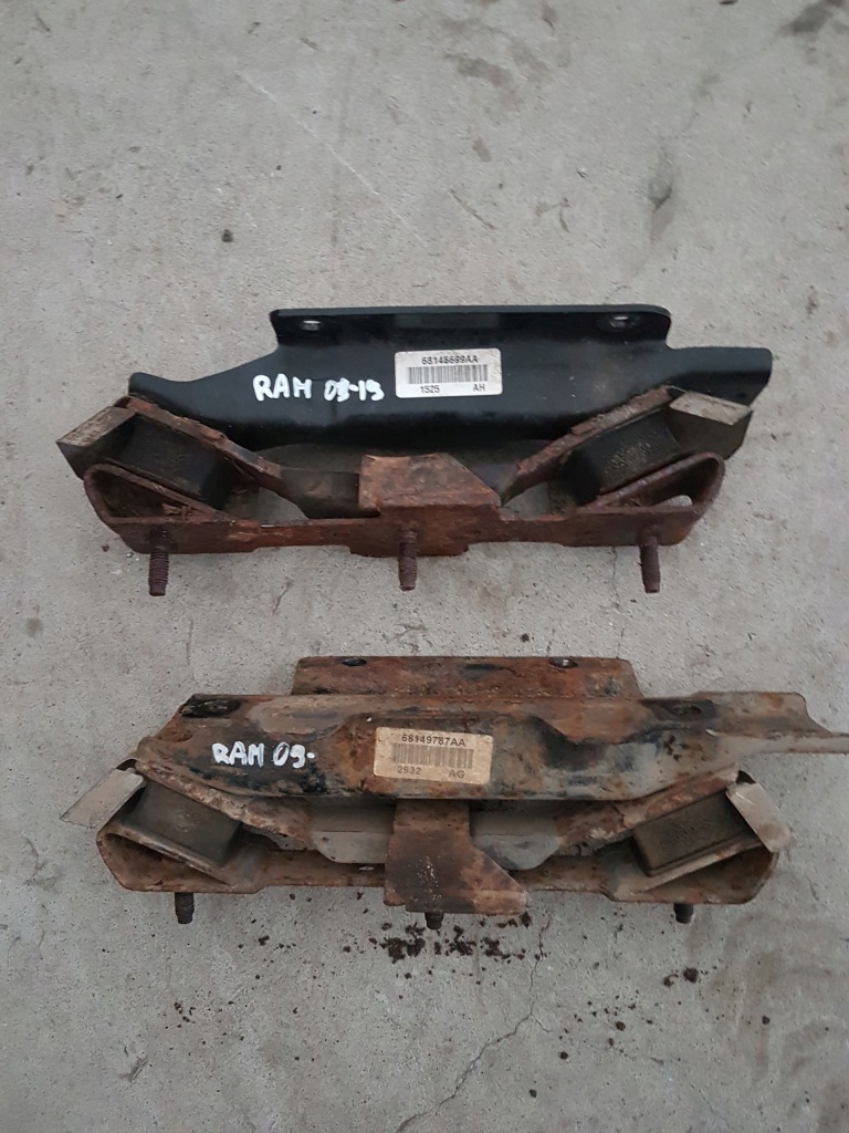 фото №1, Dodge ram 2009- 5.7 кронштейн подушка коробки usa