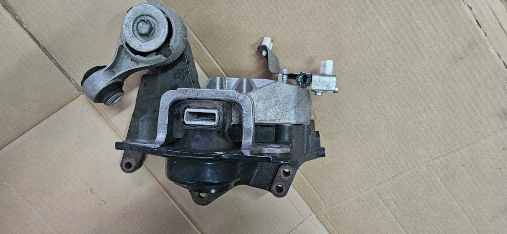 фото №5, Кронштейн подушка двигуна qashqai j10 1,6 dci 2013 r