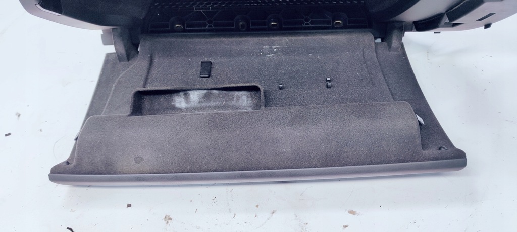 фото №9, Бардачок пасажира audi a8 d4