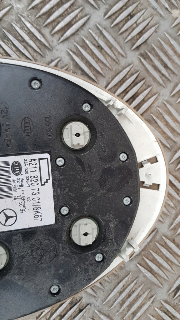 фото №10, Mercedes w211 освещение кабины задняя лампа a2118207301