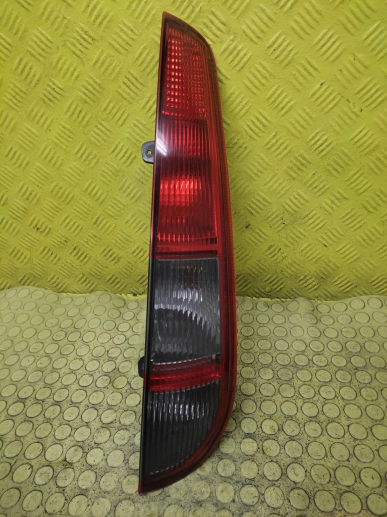 Купити Ford focus mk2 універсал ліхтар правий задній 4m5113404