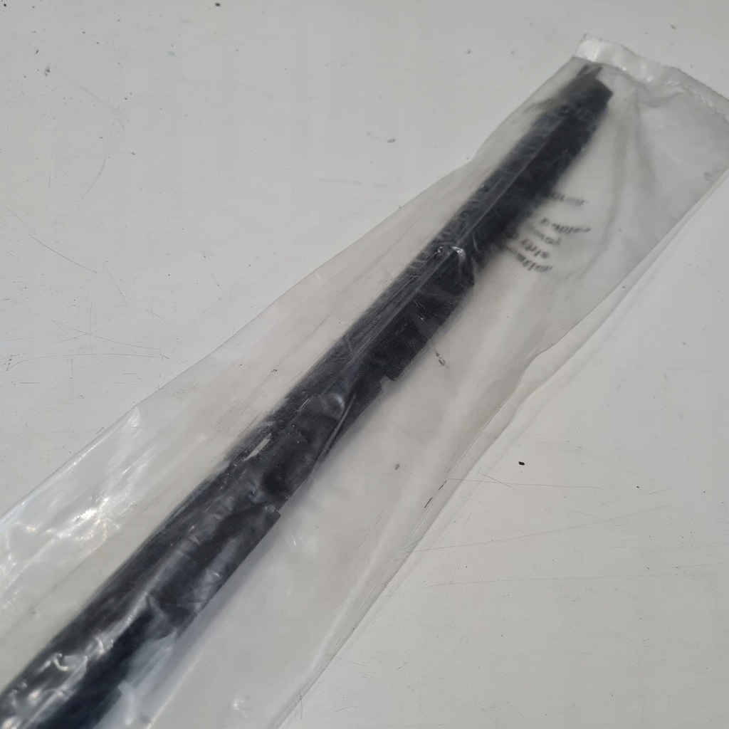 фото №5, Mini clubman f54 молдинг кріпильна скло правий задня 51377344178