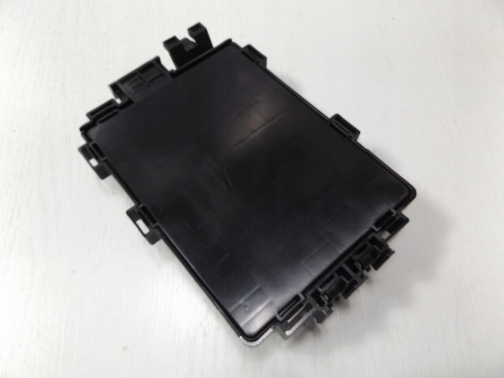 Tesla model s p85d 691kmskrzynka запобіжників 1034409-00-a Недорого