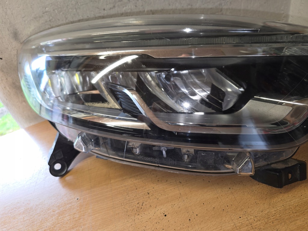 фото №7, Лампа правая renault captur i lift full led 260100400r eu.