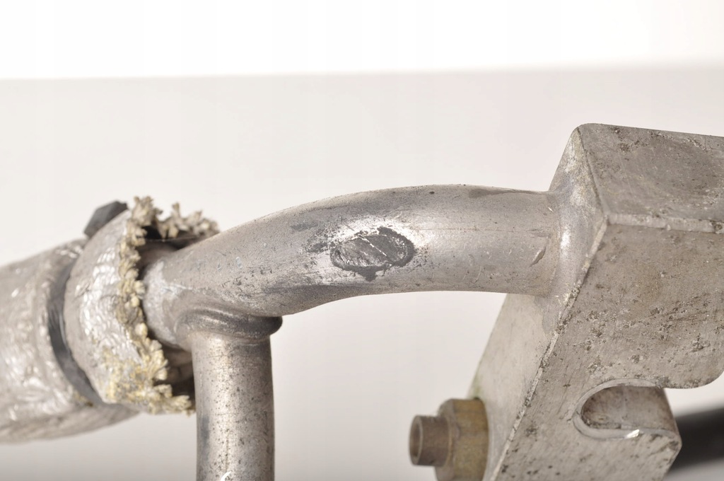 фото №5, Aston martin vanquish i 6.0 шланг кондиционера