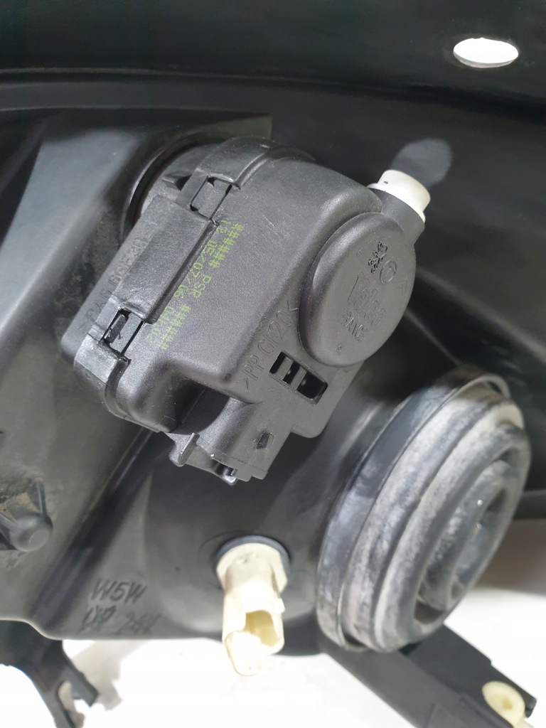 фото №9, Лампа правий перед 9649557380 citroen xsara picasso eur lift