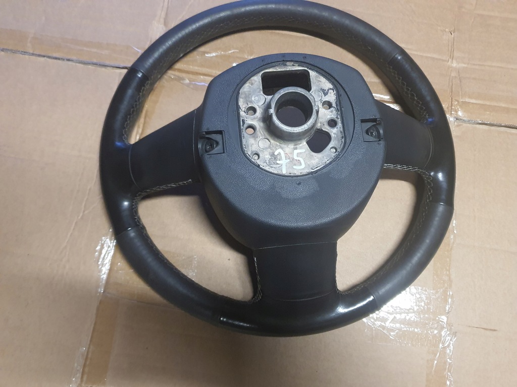 фото №6, Audi a4 b7 воздуховод multi кожа alcantara трёхспицевая dtm 75