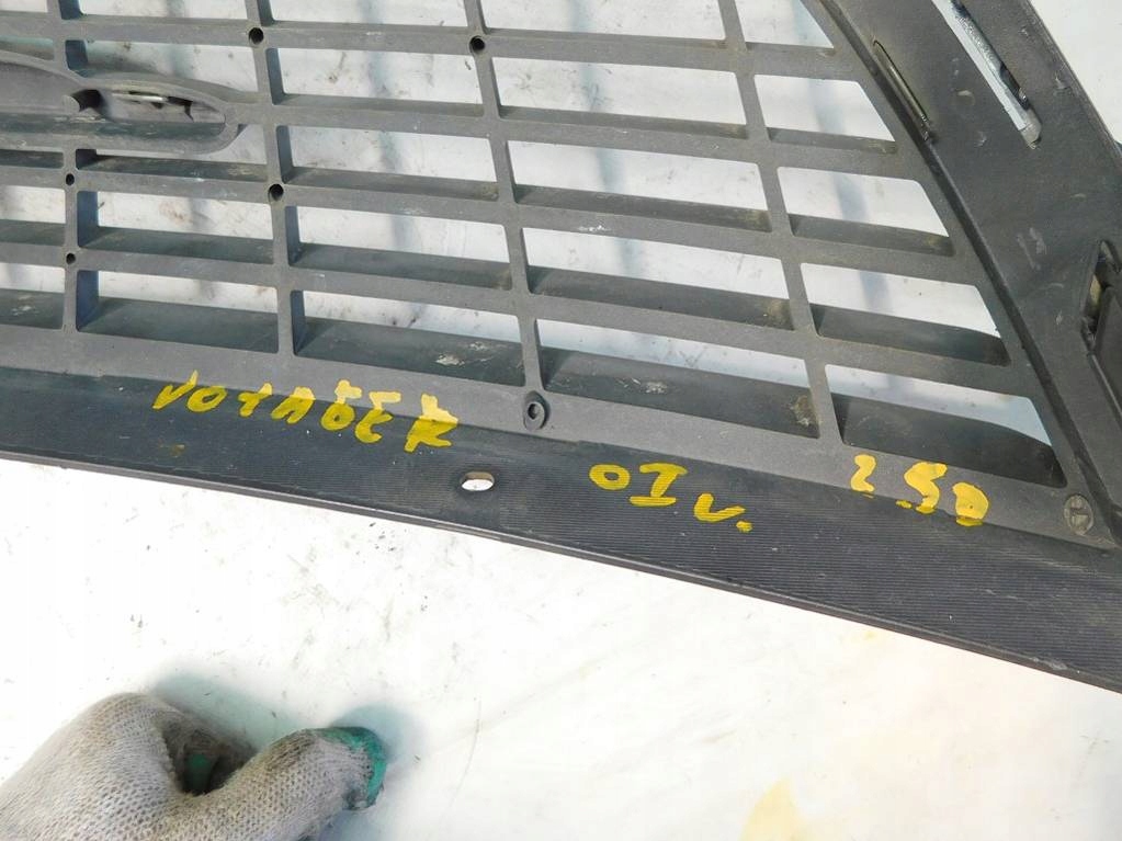 фото №9, Chrysler voyager iv 2001r решітка радіатора решітка радіатора