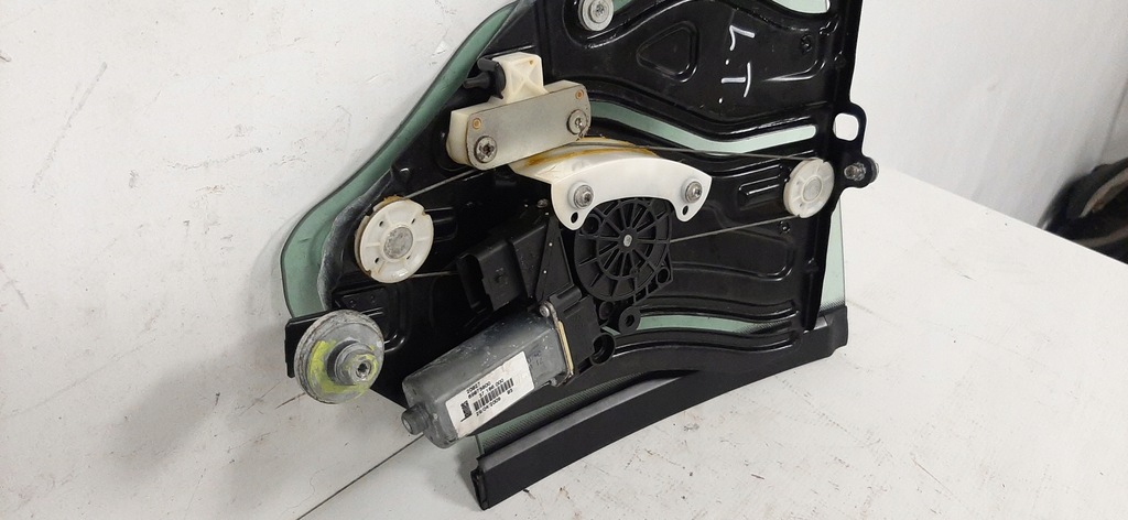 фото №7, Стекло кузовная l ferrari california 09r. 4,3 b.