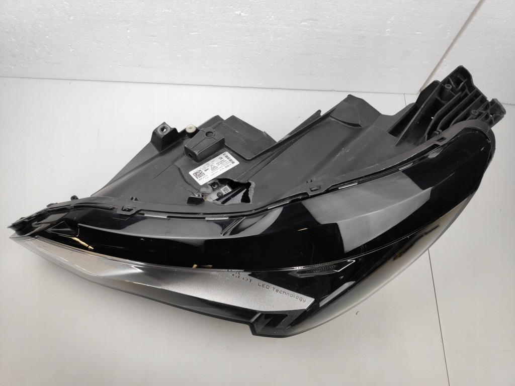 Peugeot 3008 5008 ii рестайлинг  лампа левый перед передняя 89914773 Доставка