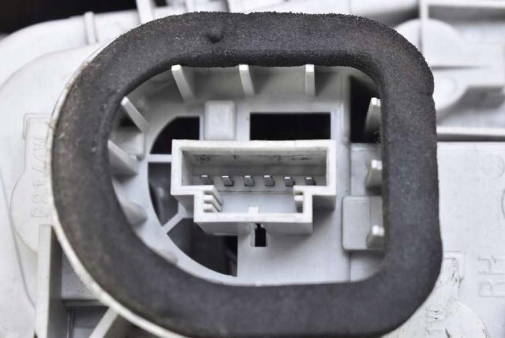 фото №8, Лампа права задня задня 5jh945096 skoda rapid hb 12-17