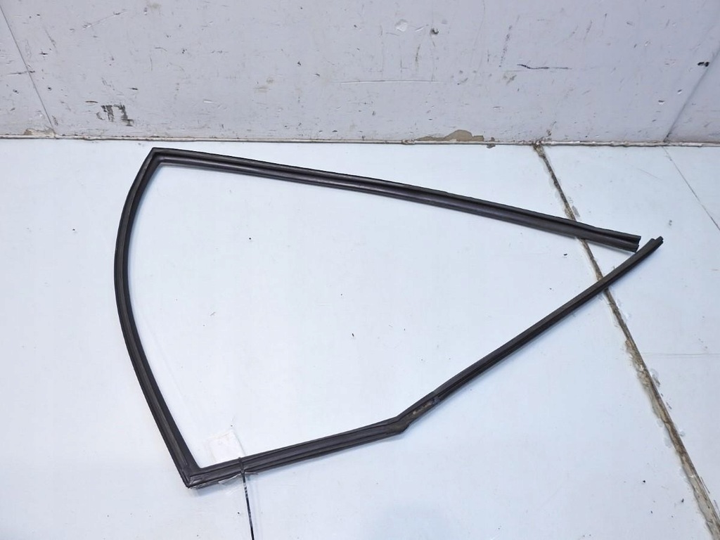 фото №6, Прокладка стекло дверь правый задняя subaru forester iii 63527sc020