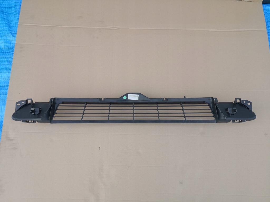 фото №11, Решётка средняя бампера передний tesla 3 lift