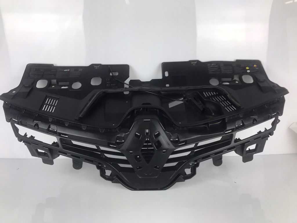 фото №1, Renault clio iv решётка радиатора решётка бампера перед 12-16