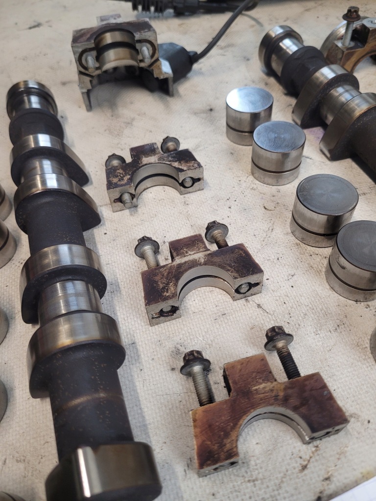 Купить Головка + валы распределительного вала оригинальный номер 90412232 opel omega b 2.5b