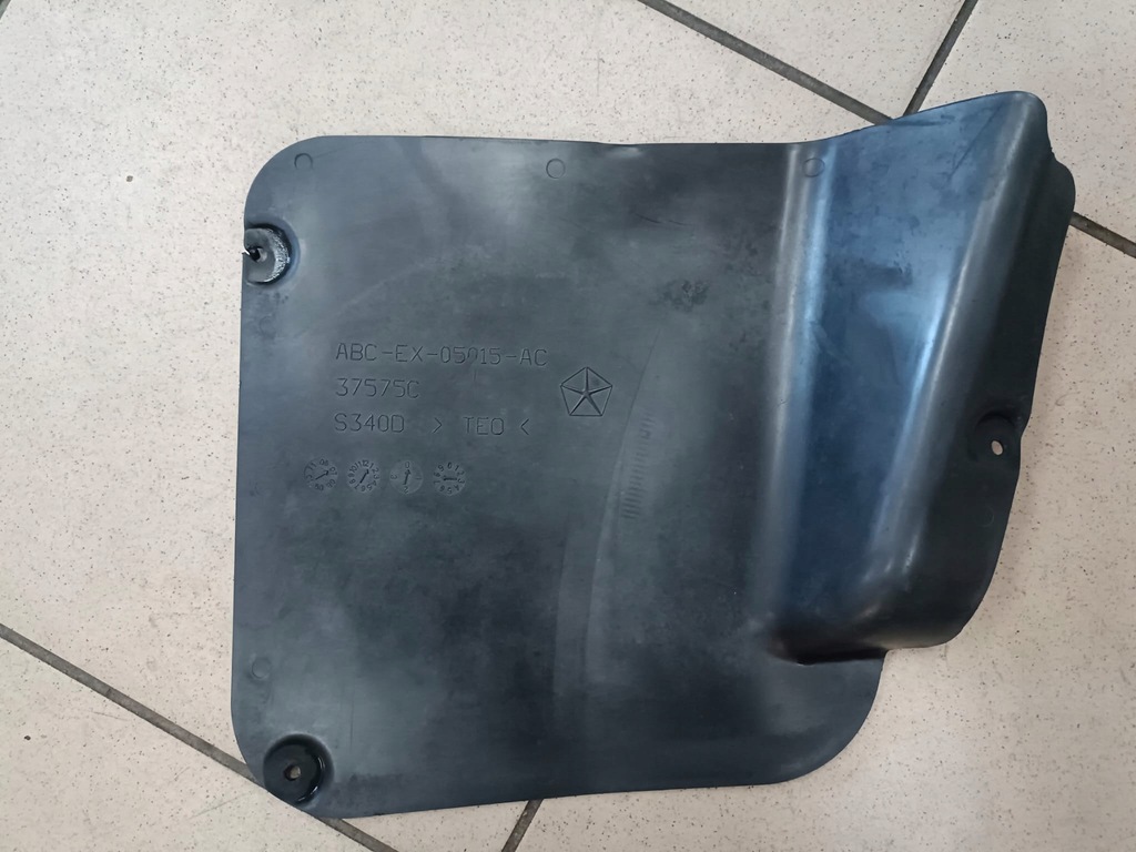 фото №1, Заглушка противотуманной фары правая jeep wrangler jk