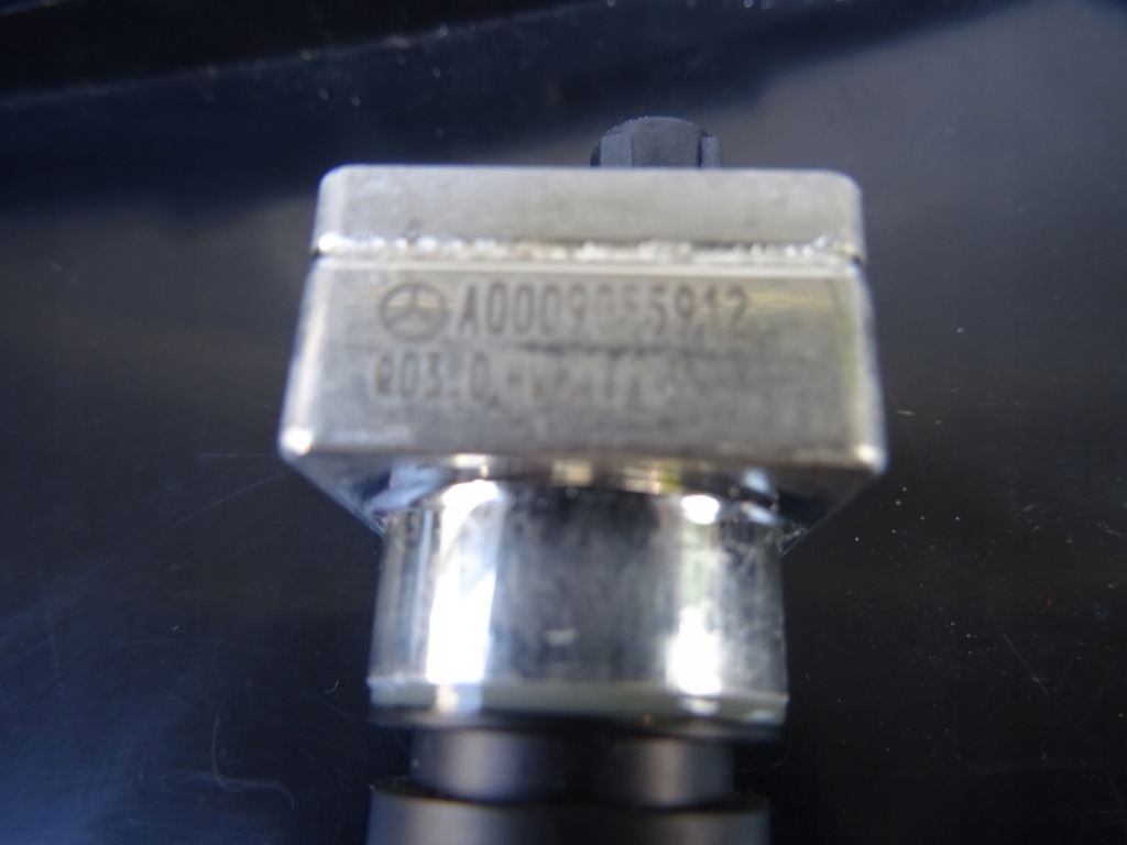 фото №10, Решётка радиатора значок камера mercedes w213 w238 lift amg