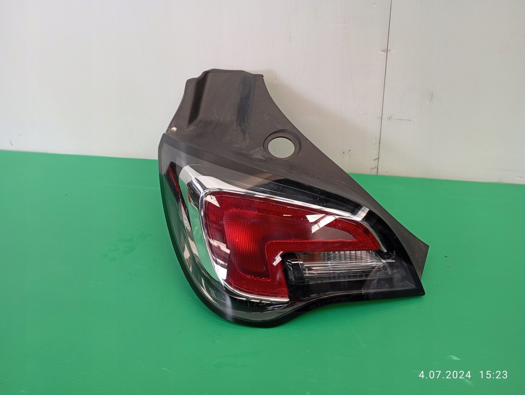 Купить Лампа задняя левая opel adam 12-19 39025873