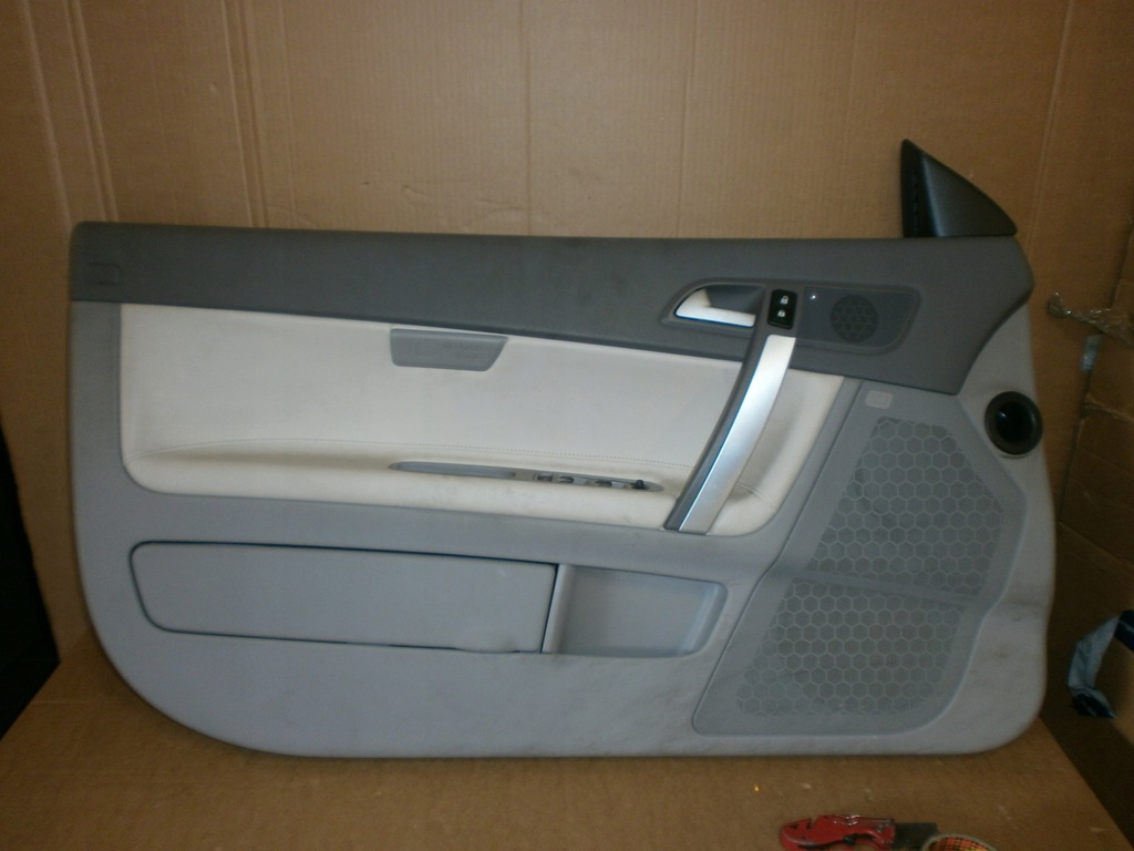 фото №1, Обшивка дверь обивка левый перед do volvo c70!