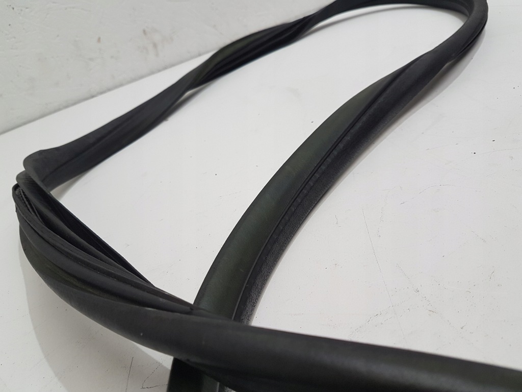 фото №6, Peugeot 3008 i прокладка кузовная левый задняя