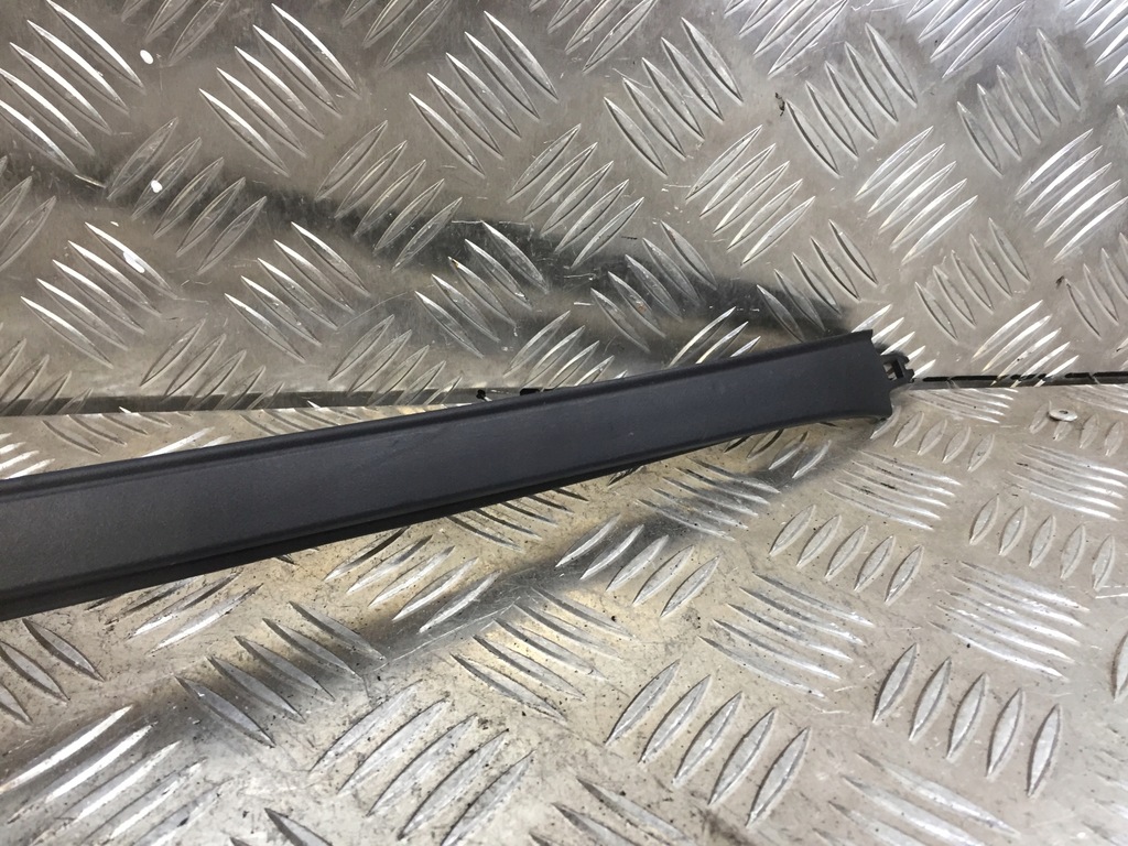 фото №5, Mercedes w206 кронштейн молдинг скло права a2066900200