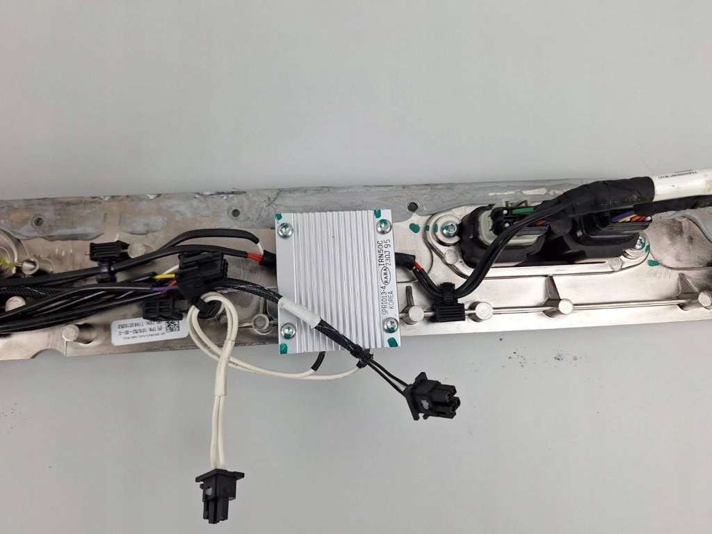 Модуль керування акумулятором tesla model s 101575300c Оригінал