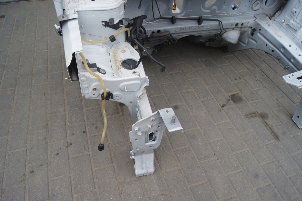 фото №2, Чверть права ліва перед clio iv