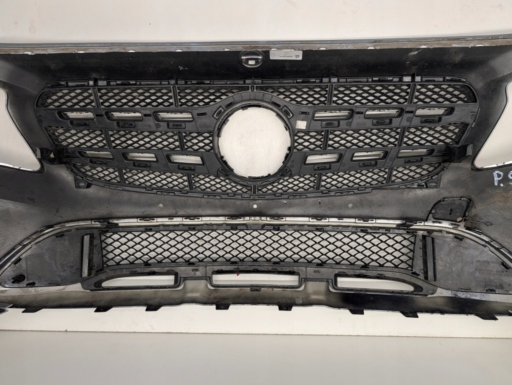 Бампер перед mercedes gla w156 рестайлінг  протитуманні фари 2017- в Україні