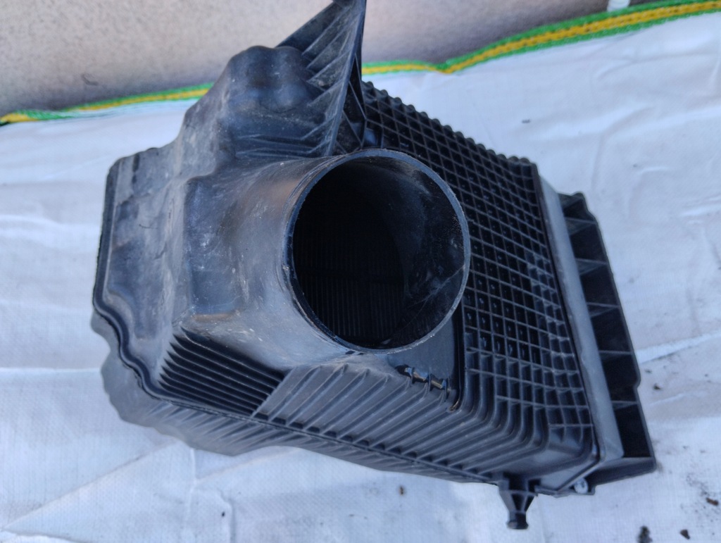 фото №5, Корпус фильтра воздуха renault scenic ii 2 megane ii 1.5 dci 8200176559