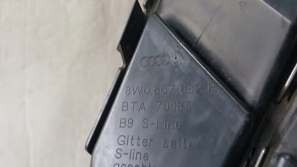 фото №10, Решітка бампера правий перед audi a4 b9 8w0807682f