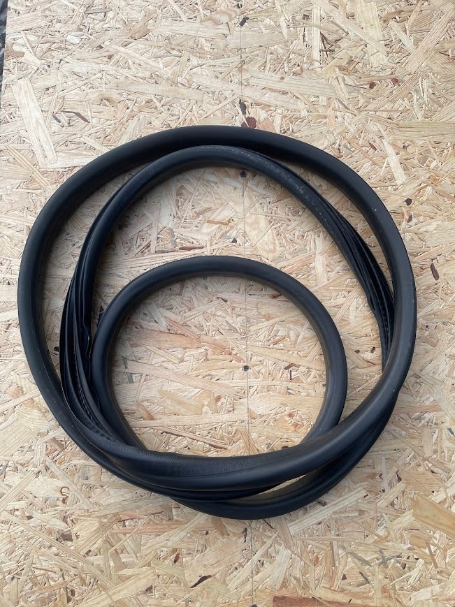 фото №1, Прокладка двері renault fluence / fluence z.e. правий задня оригінальний номер 769230016r