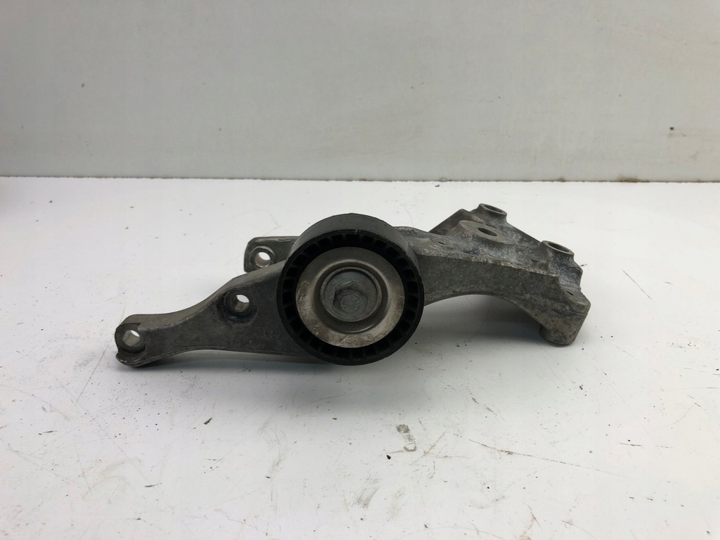 фото №2, Opel astra j 1.7 кронштейн ролик кронштейн